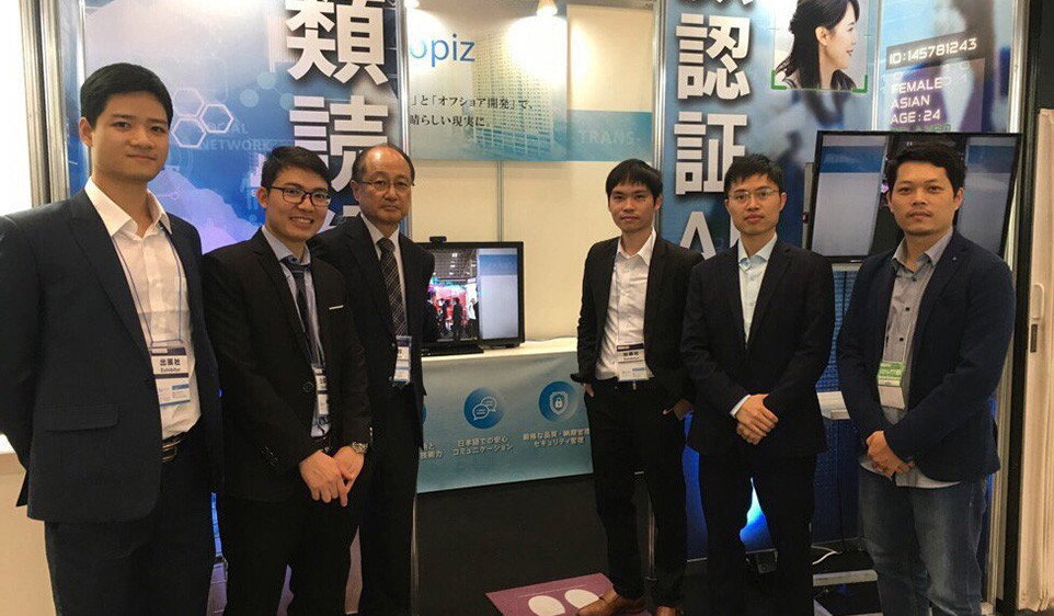 https://stg.kaopiz.com/wp-content/uploads/2018/10/Kaopiz-AI_RPA_Expo_2018_02.jpg
