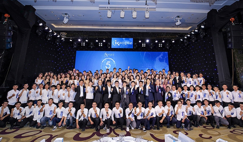 https://stg.kaopiz.com/wp-content/uploads/2020/08/kaopiz_members_2019.jpg