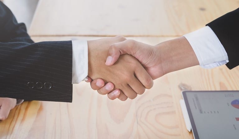 https://stg.kaopiz.com/wp-content/uploads/2020/09/business-partnership.jpg