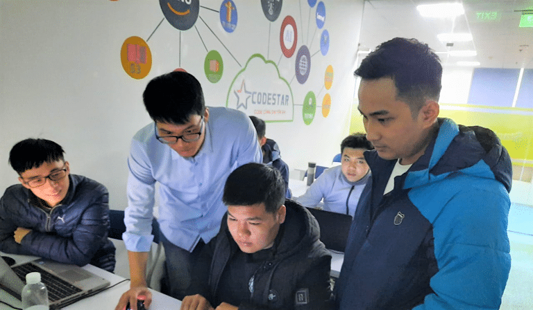 https://stg.kaopiz.com/wp-content/uploads/2021/01/codestar-students.png