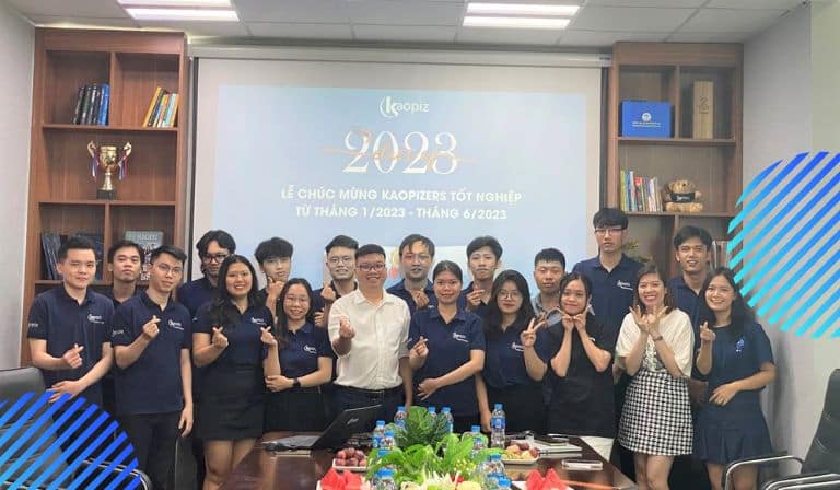 https://stg.kaopiz.com/wp-content/uploads/2023/07/【カオピーズ】2023新卒入社祝賀式.jpg